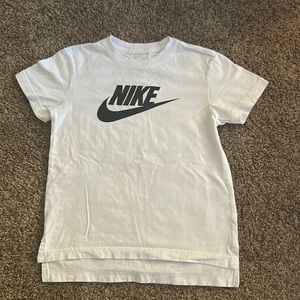 Nike Girls t shirt